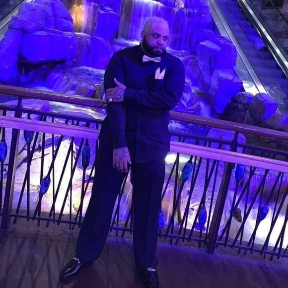 Meet your Posher, Goldie - Picture 1 of 1